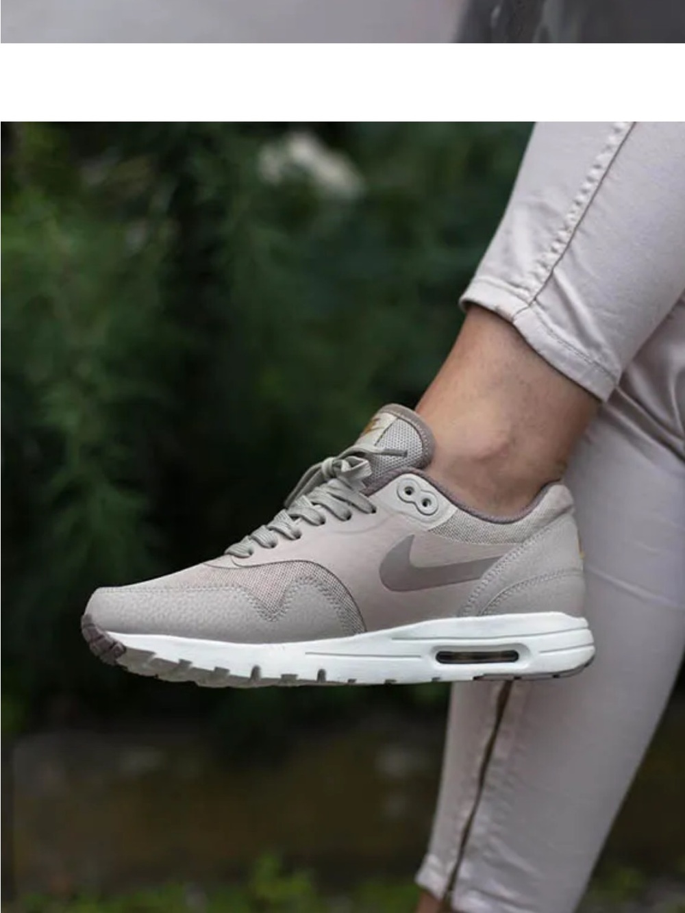 Nike Women’s Air Max 1 in Beige with metallic Logo - Picture 3 of 14